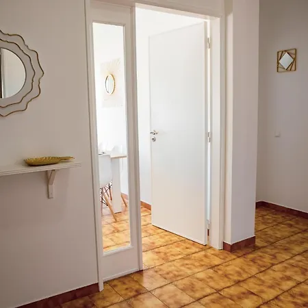 Sunrise Apartment *